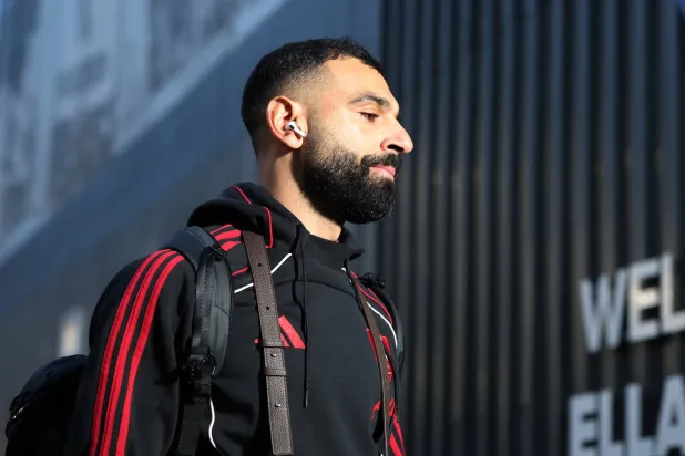 صلاح يعيش مرحلة صعبة وحاسمة (رويترز)