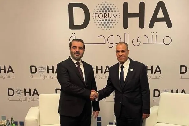 وزير الخارجية المصري بدر عبد العاطي يلتقي بوزير الخارجية السوري أسعد الشيباني في منتدى الدوحة بالعاصمة القطرية (صفحة وزارة الخارجية المصرية بفيسبوك)