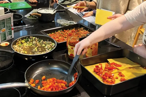 المعلبات مثل الطماطم والفاصوليا خيار اقتصادي جيد بشرط اختيار الأنواع قليلة الصوديوم (جامعة بروك)