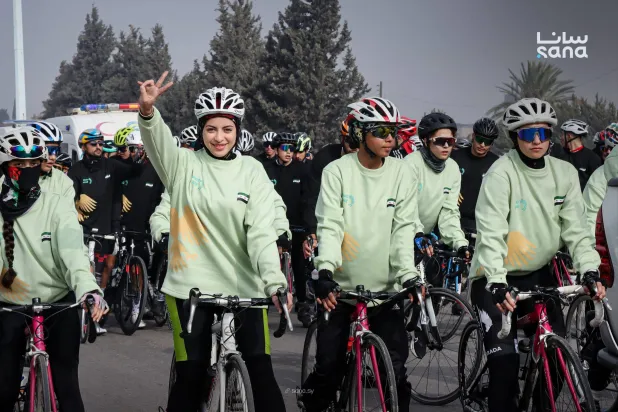 ماراثون يقطع المحافظات السورية على خط سير معركة «ردع العدوان» التي أسقطت نظام الأسد العام الماضي (سانا)