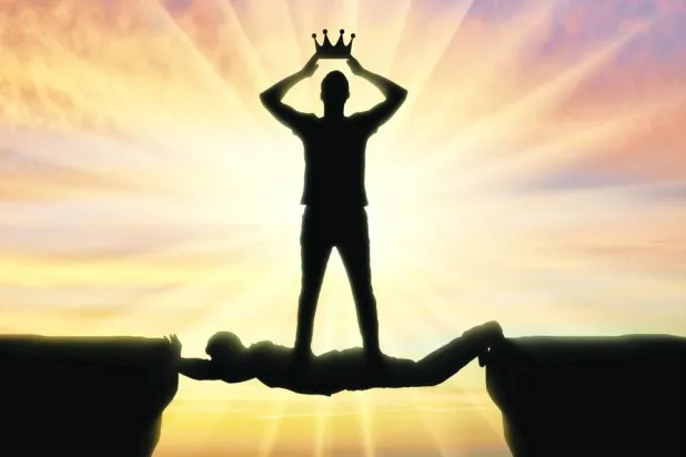 العلم يسلِّط الأضواء على حقيقة النرجسيين