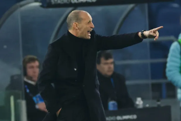 ماسيمليانو أليغري المدير الفني لميلان (د.ب.أ)