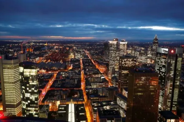 الحي المالي في فرنكفورت ألمانيا (رويترز)