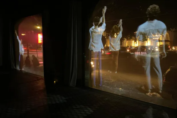 أجساد مُعلّقة بين شهيق الماضي وصخب الشارع (الشرق الأوسط)