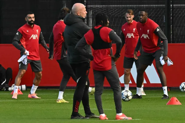 سلوت لم يتحدث إلى صلاح طوال التدريب (أ.ف.ب)