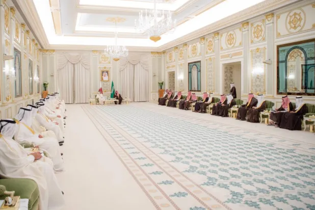 ولي العهد السعودي وأمير قطر خلال جلسة المباحثات في قصر اليمامة بالرياض (واس)