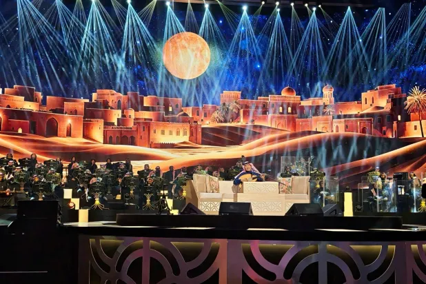 شراكة استراتيجية بين «روتانا للموسيقى» و«HONOR» توثق لحظات من «جلسة شعبيات محمد عبده»