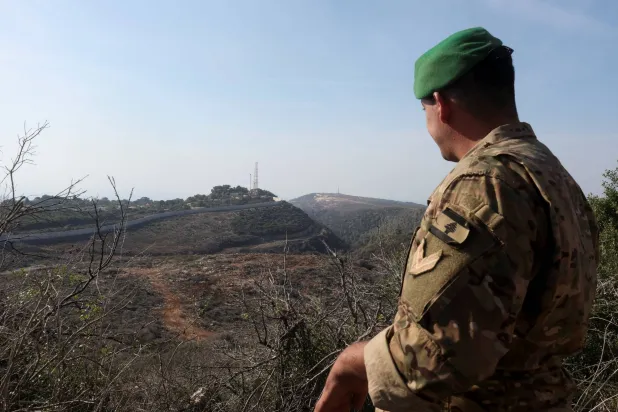 يهدد الكونغرس الأميركي بوقف مساعدات الجيش اللبناني إن لم ينزع سلاح «حزب الله» (رويترز)