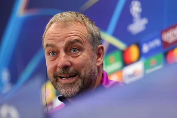 المدرب الألماني لبرشلونة الإسباني هانز فليك (أ.ف.ب)