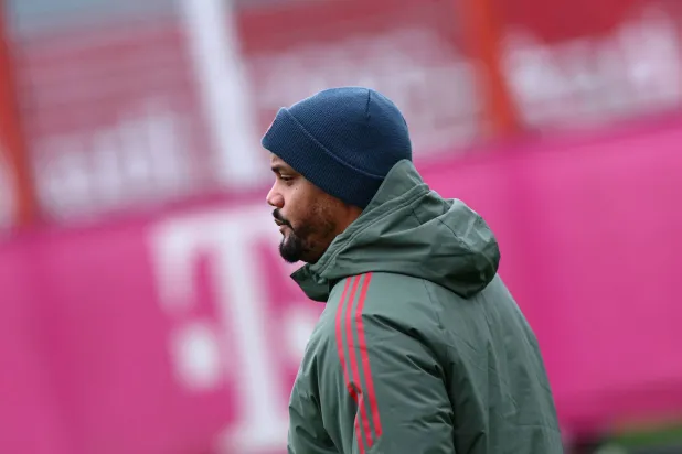 البلجيكي فينسن كومباني المدير الفني لفريق بايرن ميونيخ (إ.ب.أ) 