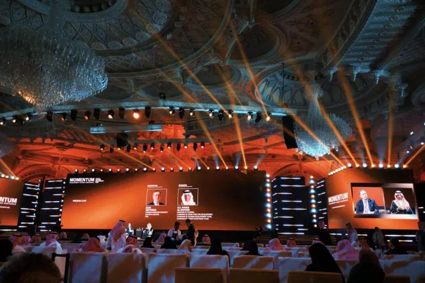 الخطيب يتحدث خلال الجلسة الحوارية (الشرق الأوسط)