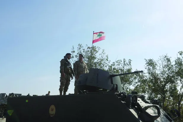 جنود من الجيش اللبناني في بلدة علما الشعب الحدودية نوفمبر الماضي (رويترز)