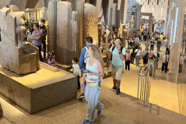 المتحف المصري الكبير شهد زخماً من الزائرين (تصوير: عبد الفتاح فرج)