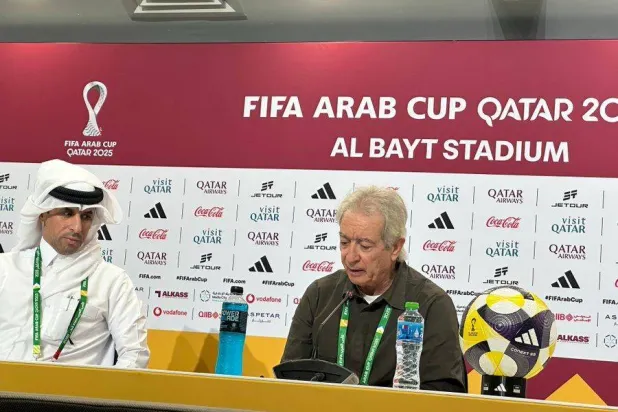 حلمي طولان مدرب منتخب مصر الثاني في المؤتمر الصحافي (تصوير: فهد العيسى)