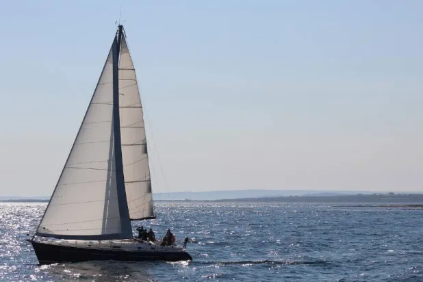 اليخت أبحر في الثاني من ديسمبر متجهاً إلى جزيرة كريت اليونانية (بكساباي)