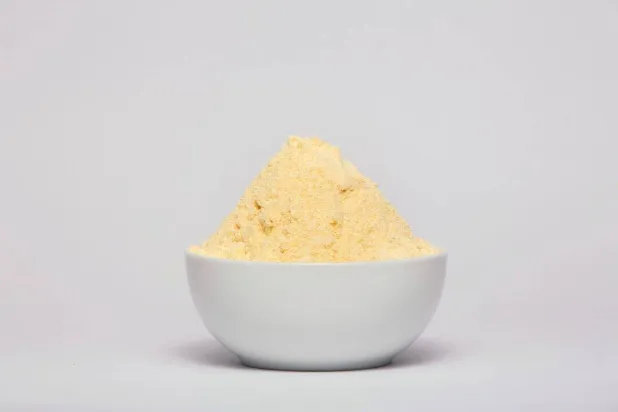 يُمكن استبدال مزيج من نشا الذرة والماء بالبيض في كثير من المخبوزات (رويترز)