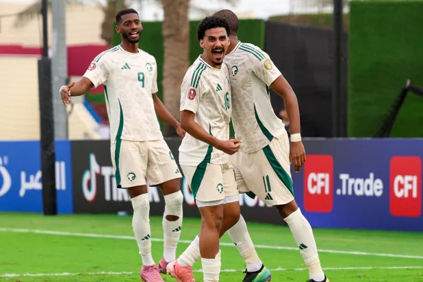 الأخضر سيواجه العراق في نصف النهائي (المنتخب السعودي)