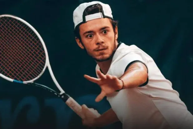 كوينتين فوليو (الشرق الأوسط)