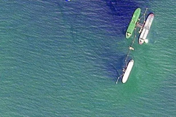 صورة من قمر اصطناعي لناقلة النفط «سكيبر» المصادرة قبالة فنزويلا (رويترز)