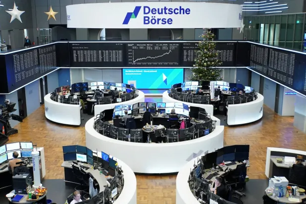 مخطط مؤشر الأسهم الألماني «داكس» في بورصة فرانكفورت (رويترز)