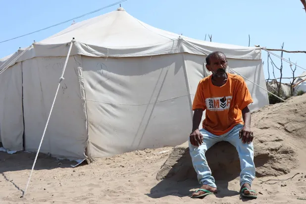 ملايين اليمنيين الخاضعين للحوثيين يعيشون في ظروف صعبة جراء ضيق سبل العيش (أ.ف.ب)