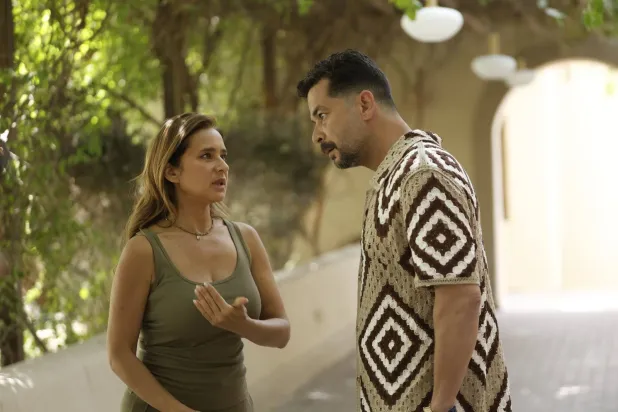 نيللي كريم وشريف سلامة في لقطة من الفيلم (مهرجان البحر الأحمر السينمائي)