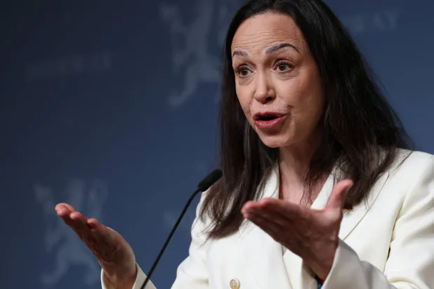 ماريا كورينا ماتشادو تتحدث في أوسلو (رويترز)