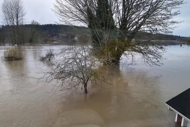 مياه الفيضانات في الولايات المتحدة (أ.ب)