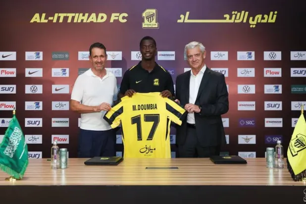 المالي مامادو دومبيا لاعب وسط نادي الاتحاد (الدوري السعودي)