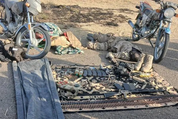 أسلحة وذخيرة ومعدات كانت بحوزة الإرهابيين (إعلام محلي)