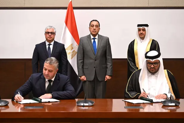 رئيس الوزراء المصري يشهد توقيع عقد مع شركة «المانع» القطرية (رئاسة مجلس الوزراء)
