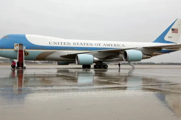 الطائرة الرئاسية الأميركية (أرشيفية - رويترز)