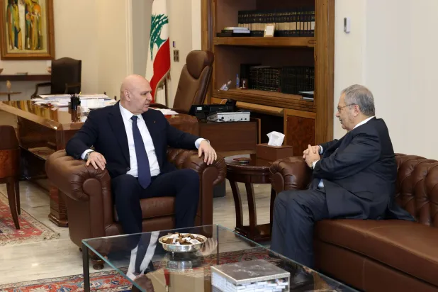  الرئيس عون مستقبلاً نائب رئيس الحكومة طارق متري (رئاسة الجمهورية)