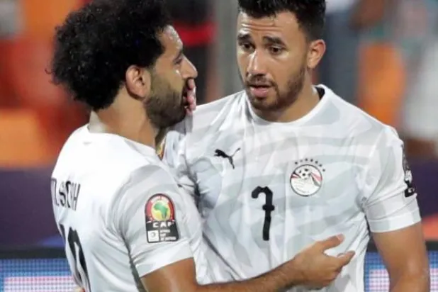 محمود حسن «تريزيغيه» ومحمد صلاح (كاف)