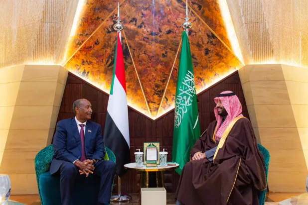 الأمير محمد بن سلمان استقبل في مكتبه بقصر اليمامة بالرياض رئيس مجلس السيادة الانتقالي السوداني عبد الفتاح البرهان (واس)