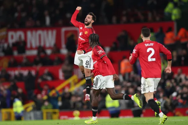 مواجهة مانشستر يونايتد وبورنموث على ملعب «أولد ترافورد» كانت واحدة من أكثر مباريات الدوري الإنجليزي الممتاز إثارة هذا الموسم (إ.ب.أ)