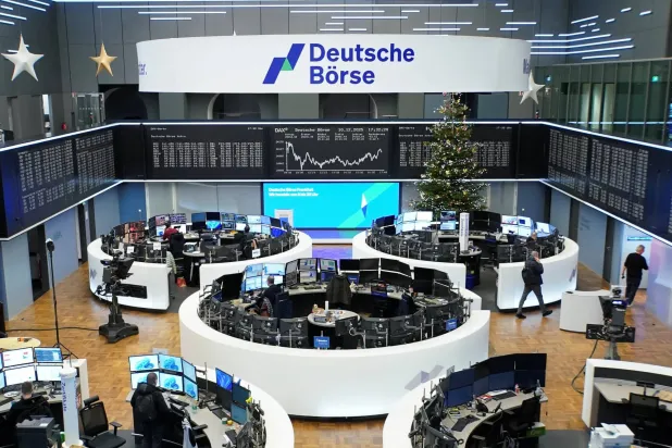 رسم بياني لمؤشر الأسهم الألماني «داكس» في بورصة فرانكفورت (رويترز)