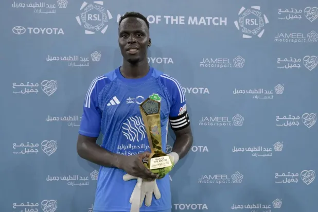 السنغالي إدوارد ميندي باقٍ مع الأهلي حتى 2028 (الدوري السعودي)