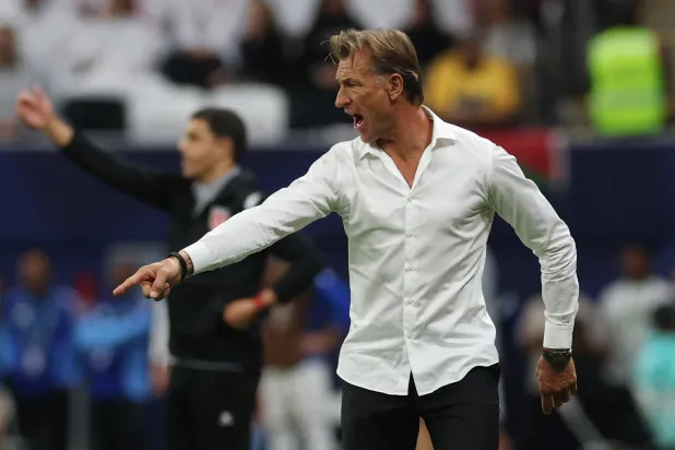 رينارد تحت مجهر التقييم (رويترز)