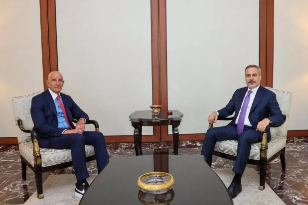 Turkish Foreign Minister Hakan Fidan and US special envoy to Syria Tom Barrack meet on Tuesday. (Turkish Foreign Ministry)