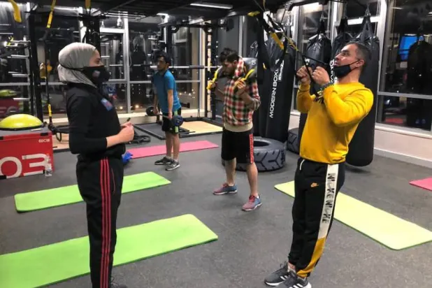 Ürdün'de bir spor salonunda egzersiz yapan vatandaşlar (Arşiv fotoğrafı - Reuters)