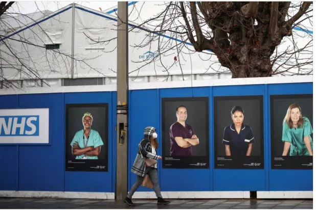 لوحة خارج مستشفى سانت جورج بلندن (رويترز)