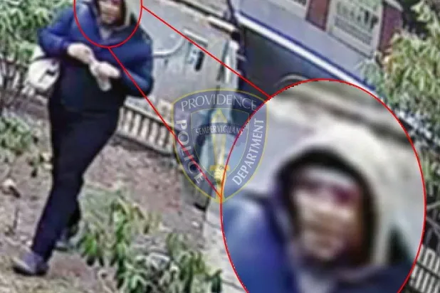 لقطة من مقطع فيديو نشرته شرطة بروفيدنس تُظهر شخصاً قد يكون مشتيهاً به في إطار التحقيق بإطلاق النار في جامعة براون (رويترز)