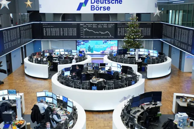 رسم بياني لمؤشر الأسهم الألماني «داكس» في بورصة فرانكفورت (رويترز)