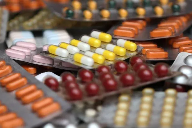 بعض المكملات الغذائية قد تسبب تلف الكبد (رويترز)
