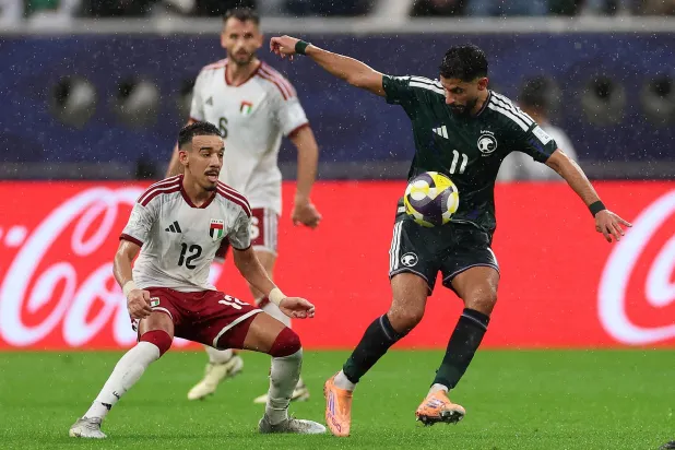 فيفا ألغى المباراة من أجل سلامة اللاعبين (رويترز)