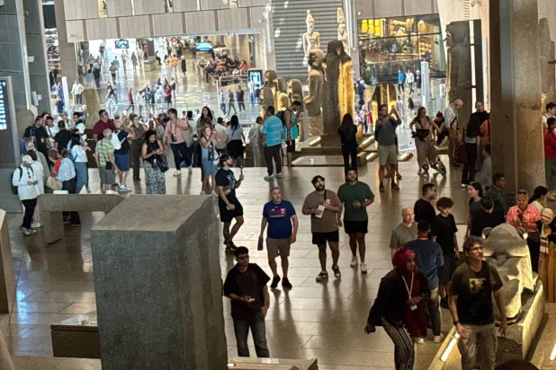 المتحف المصري الكبير اجتذب عدداً كبيراً من السائحين (الشرق الأوسط)