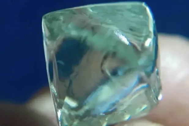Satish Khatik and Sajid Mohammed found a 15.34-carat gem-quality diamond in Panna (Amit Rathaur)