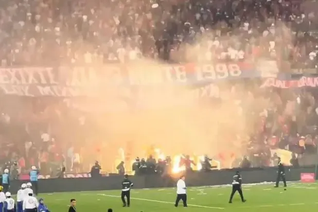 شغب جماهيري بعد نهائي كأس كولومبيا (بي بي سي)