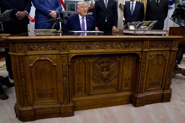 ترمب في المكتب البيضاوي في 11 ديسمبر 2025 (رويترز)